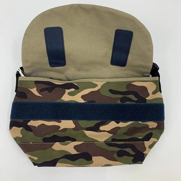 Milesto Camouflage Canvas Medium Multi Pocket Strap Messenger NWT - Picture 3 of 12